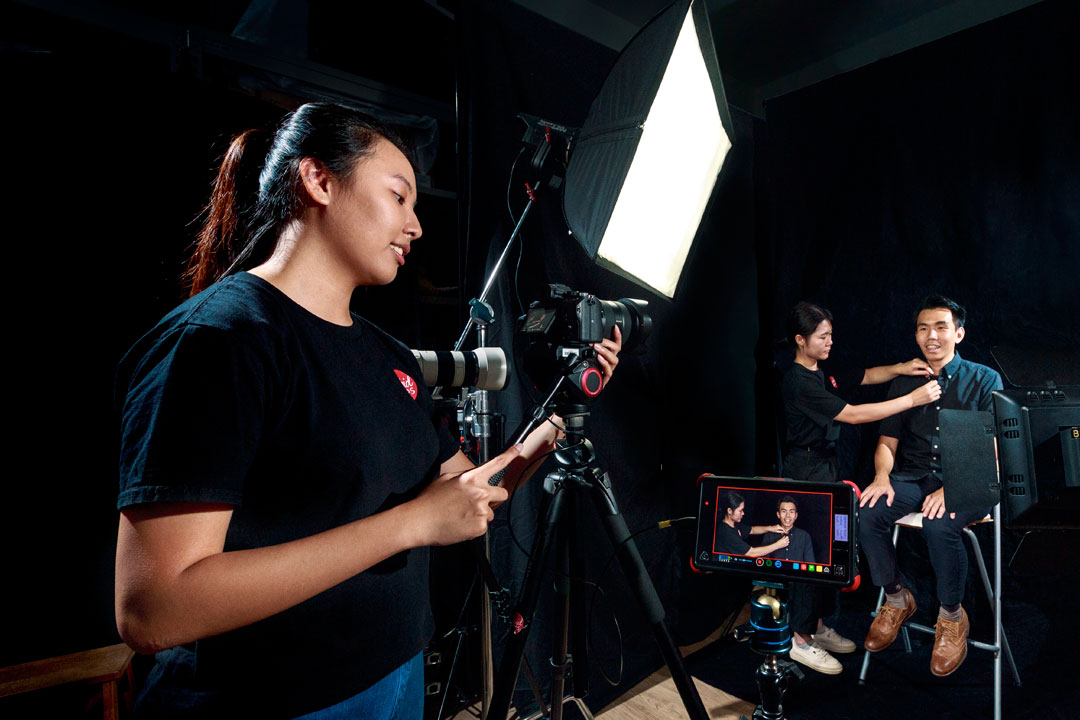 Commercial Services Vivid Snaps Video Production